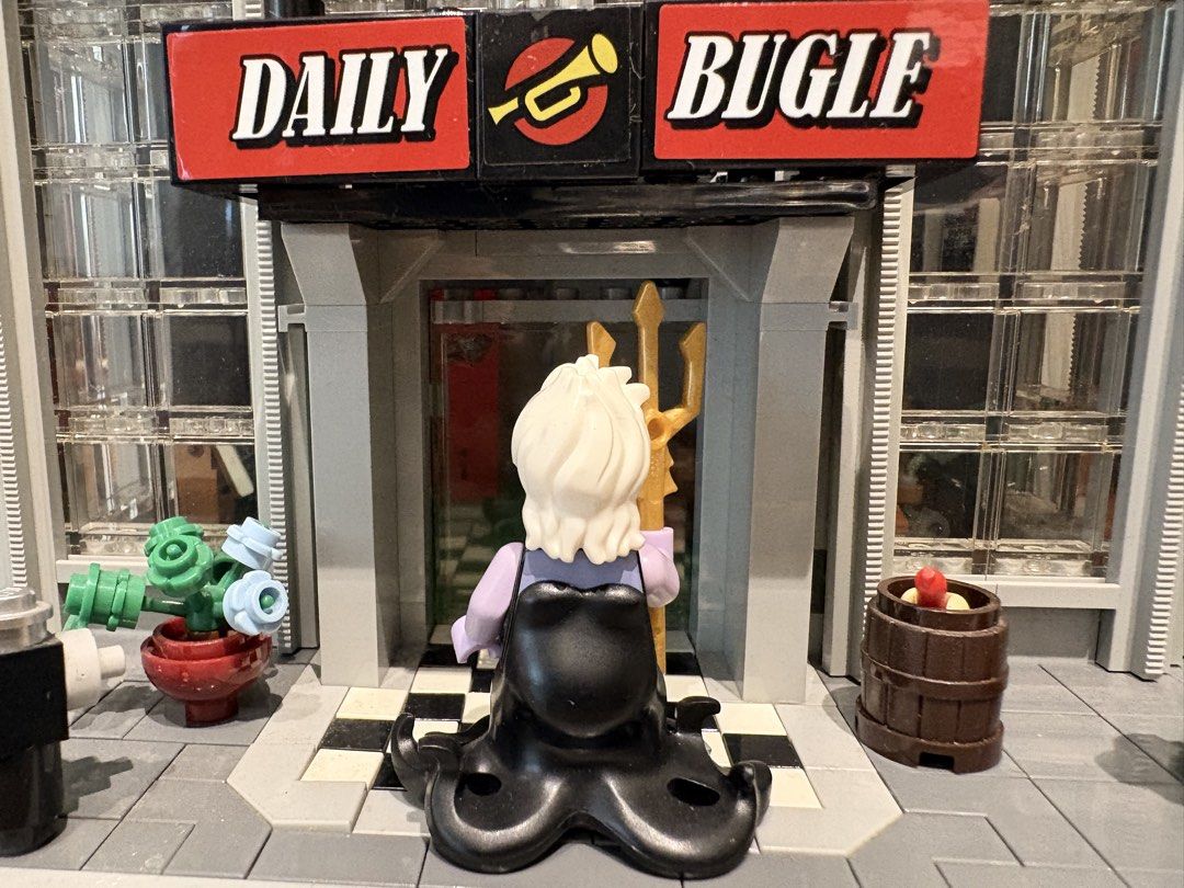 LEGO Ursula (Category: Lego & Building Sets) located in Mandaluyong City. Submitted by snapbricks (Listing ID 1452323756, Image 2). Description: LEGO Disney Ursula Minifigure Authentic LEGO Disney Ursula minifigure * Like new condition * Never played with * Displayed only * Includes accessories (as shown in photos) * Well-kept and in excellent condition 📦 Shipping: Lalamove only. Shipping fee to be shouldered by the buyer. 📍 Meet-up: Shangri-La