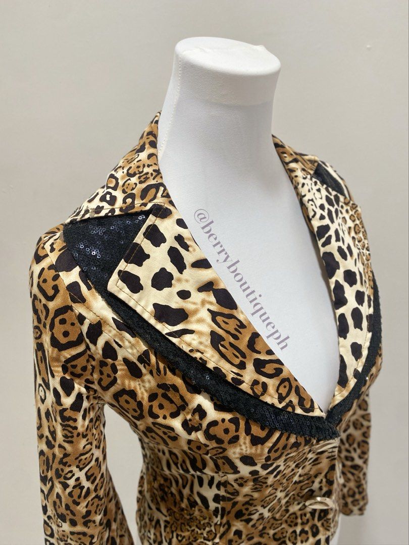 Leopard Print Blazer with Sequin Detail (Category: Coats, Jackets and Outerwear) located in Manila. Submitted by toastybread (Listing ID 1452389905, Image 2). Description: 🍓 Chanel – Leopard Print Jacket Chic leopard print blazer with black sequin trim and gold buttons. Features a flattering peplum waist. Perfect for elevating jeans or trousers. • shoulder: 16” (41 cm) • pit-to-pit: 19” (49 cm) • sleeve: 22.5” (57 cm) • back length: 20” (51 cm) 