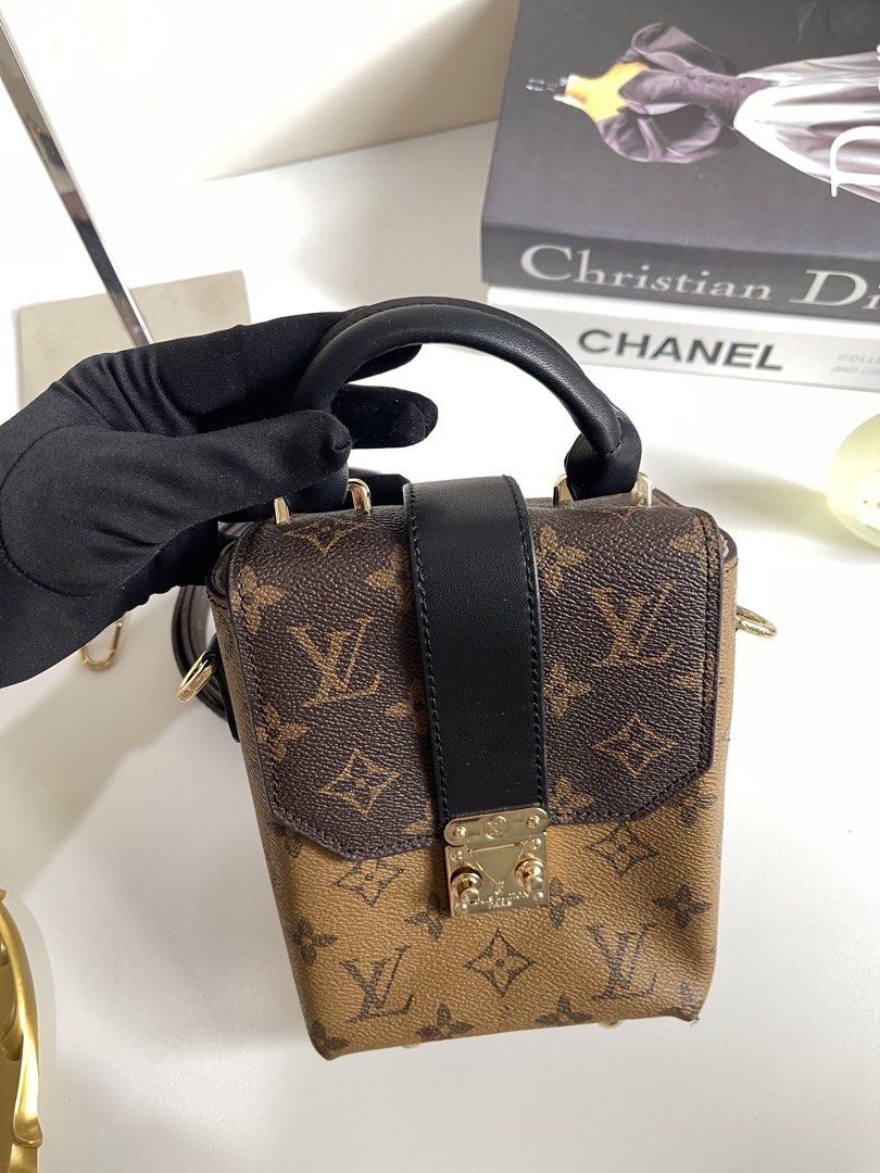 LV Camera Box Handbag (Category: Luxury Bags & Wallets) located in Quezon City. Submitted by vintagemuseco.ph (Listing ID 1435529611, Image 2). Description: L0IUS VUITT0N Camera Box Handbag 👜 ✨ Not guaranteed ✨ Good condition (8/10) ✨ Korea Sourced ✨ Coded 🏷️ P1,190 .