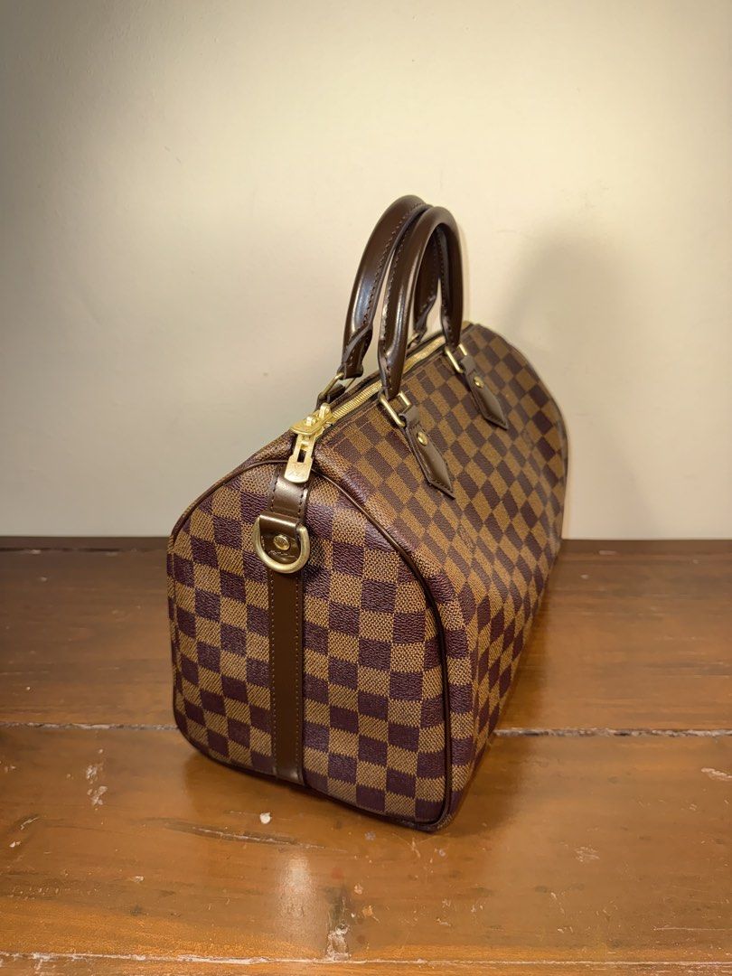 LV Speedy 30 Damier Ebene (Category: Luxury Bags & Wallets) located in Manila. Submitted by vintagefirstladyy_2.0 (Listing ID 1452328538, Image 2). Description: perfect condition .