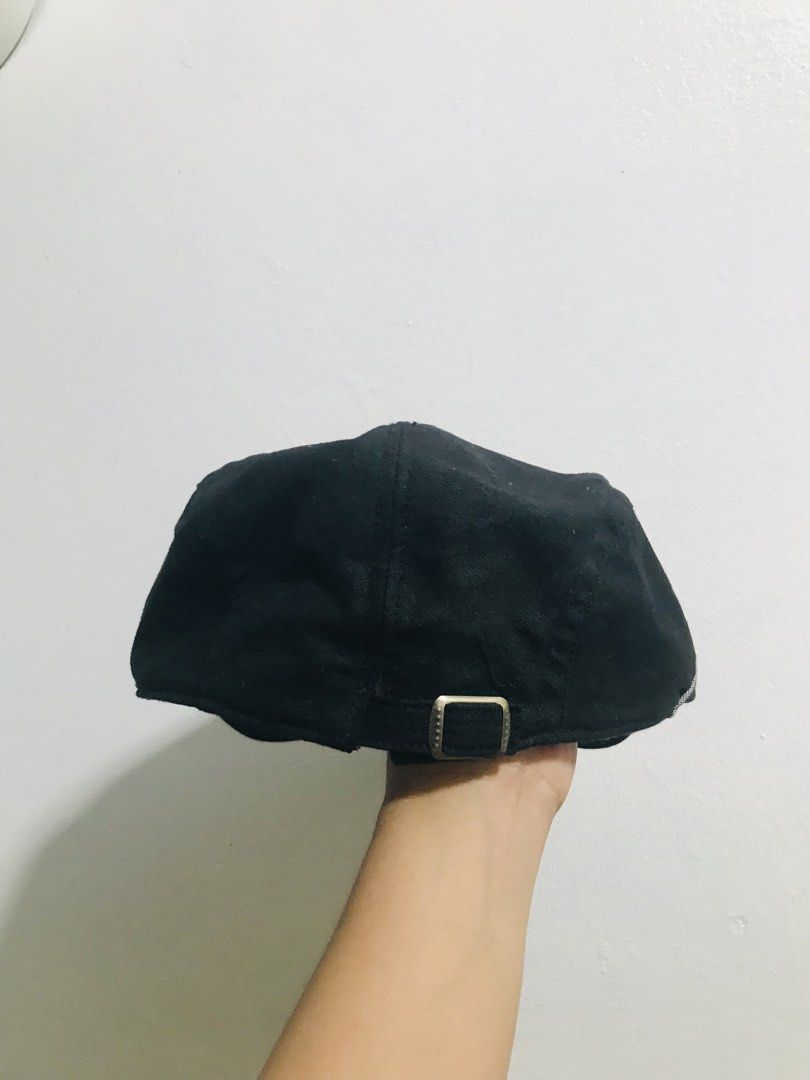 MACCHIO BERRET HAT (Category: Caps & Hats) located in Gamu. Submitted by 2022bagsbunny (Listing ID 1452357544, Image 2). Description: .
