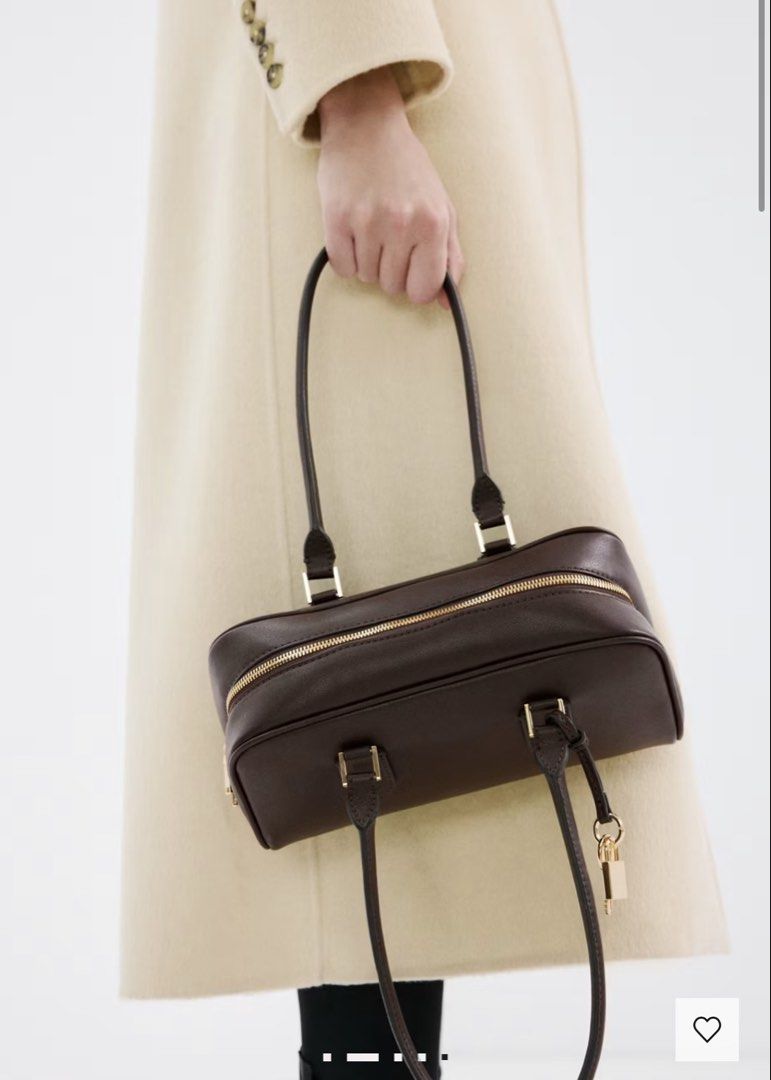 Mango bowling bag (Category: Announcements) located in Las Pinas. Submitted by silvader (Listing ID 1452419371, Image 3). Description: Bnwt With cute keychain.