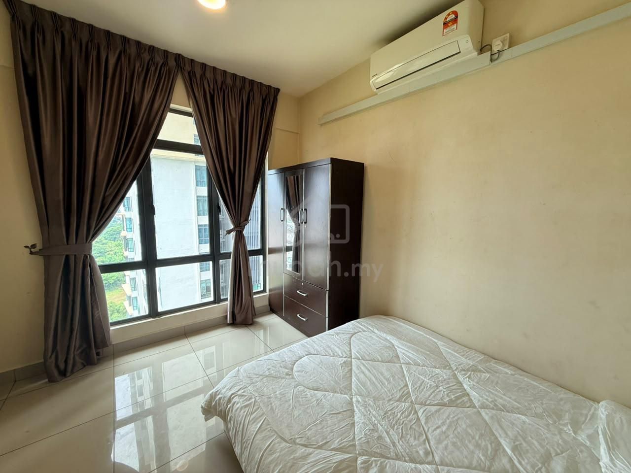 Medium Room For Rent | Arc Austin Hill | Taman Daya | 1 Month Deposit (Category: Property Rentals) located in Johor Bahru. Submitted by mudah938027 (Listing ID 1450511278, Image 3). Description: Room for Rent @ ARC Austin Hill , Taman Daya Payment details : 1 Month Deposit 1 Month Advance Access Card & Key Deposit RM100 Administration fees RM100 3 Rooms unit , no partition room CR1 - RM650 CR2 - RM500 1 Year Agreement / Rental include utilities e