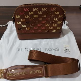 (Kategori: ) berada di . Dikirim oleh madamejul (ID iklan 1452352738, Gambar 1). Deskripsi: .