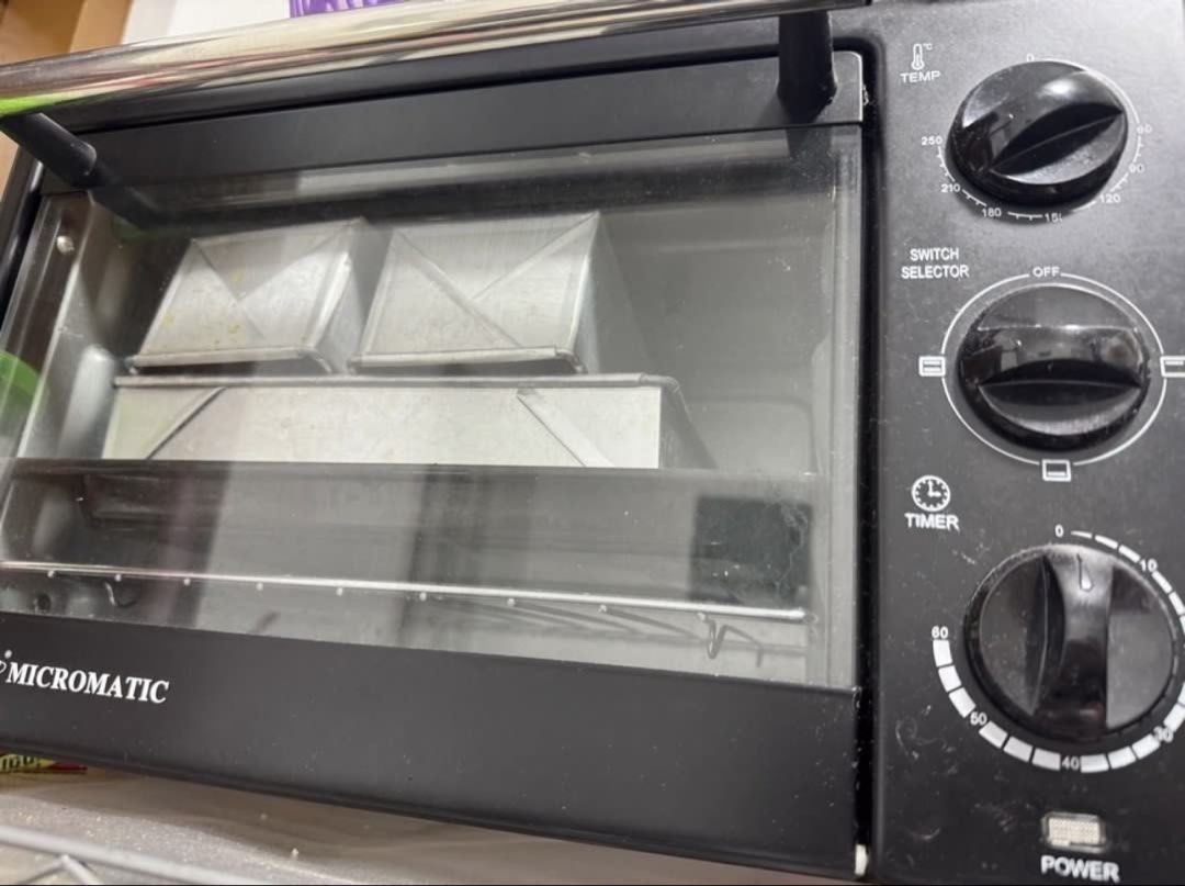 Micromatic Oven (Category: Ovens & Toasters) located in General Trias. Submitted by feipakoa (Listing ID 1452391028, Image 2). Description: Rfs: decluttering All working test to sawa no issue.