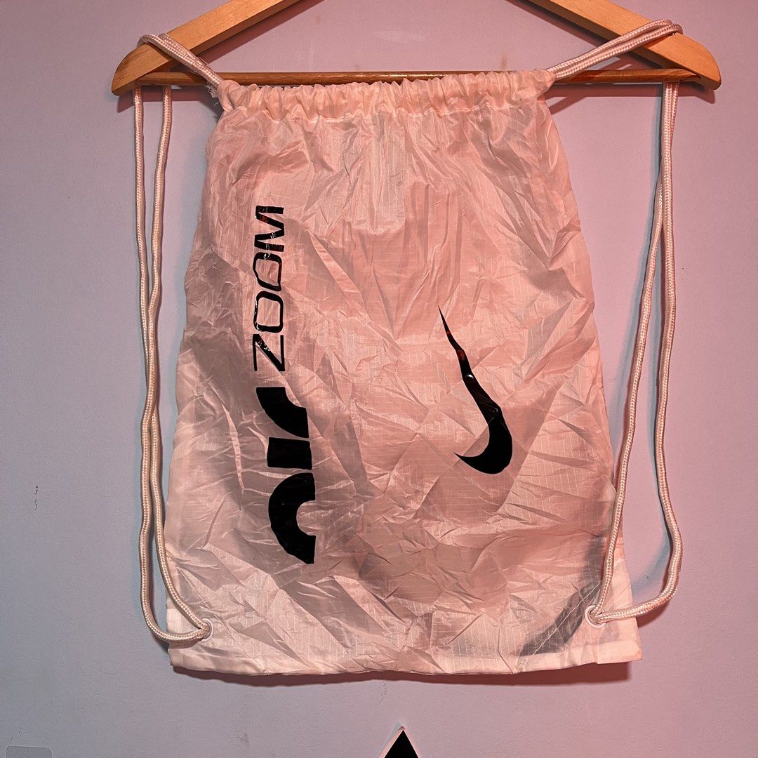 Nike Air Zoom Stringbag (Category: Backpacks) located in Cagayan de Oro. Submitted by kent_ogals (Listing ID 1452334178, Image 3). Description: Need Wash Only.