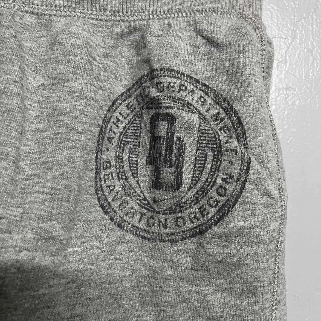 Nike Gray Sweat short (Category: Shorts) located in Manila. Submitted by yyyyyyves (Listing ID 1452406735, Image 2). Description: Nike Gray Sweat short Size M on tag 28-29 length 14 great condition, need wash only.