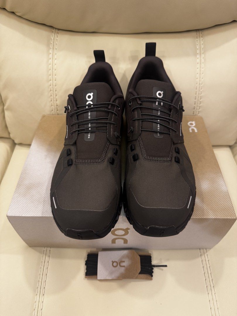 ON CLOUD 6 WATERPROOF (Category: Sneakers) located in Pasay City. Submitted by zette_ (Listing ID 1452503189, Image 2). Description: ‼️ONHAND‼️ Size: US 9 Mens ✔️On Cloud WATERPROOF running shoes - Color: Thorn | Black - Includes original box - Comes with extra laces - Ideal for running in any weather condition - Comfortable and durable design - Ready for your next adventure.