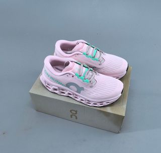 (Category: ) located in . Submitted by khai.uasneakers (Listing ID 1452491381, Image 1). Description: .