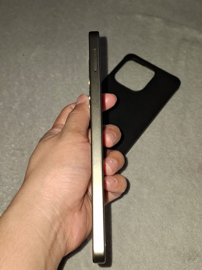 OPPO A5 Pro 5G 256GB Gold (Category: OPPO) located in Pasig City. Submitted by raindeclutters (Listing ID 1452384215, Image 3). Description: - OPPO A5 Pro - 256GB Internal Storage - 8GB RAM - Snapdragon 6s 4G Processor - 5000 mAh Battery - ColorOS 16.0.5 - Good working condition -no scratches, like new - Includes black case -this is an extra phone, di sya nagagamit *wala po syang kasamang charger when I bought it *medyo negotiable, no to barat 😅