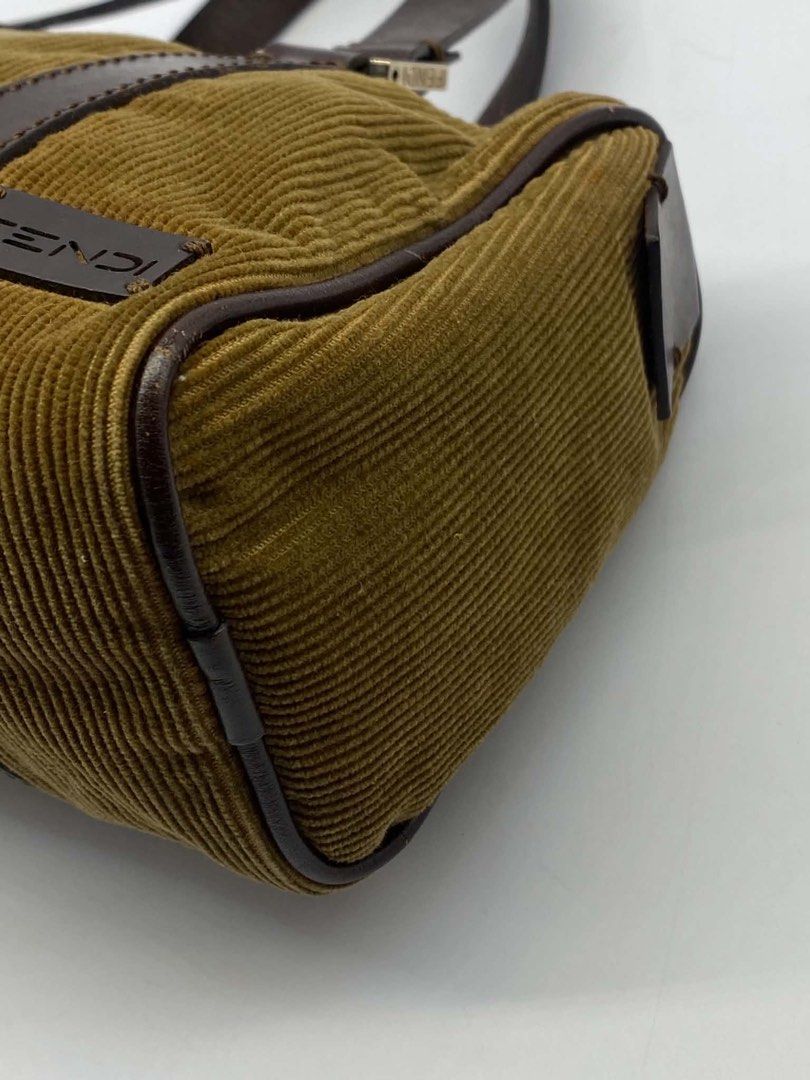 orig fendi boston 20 (Category: Luxury Bags & Wallets) located in Quezon City. Submitted by jhen141414 (Listing ID 1452497382, Image 2). Description: original kuldoroy size 20 fendi money back guaranteed supeeb.