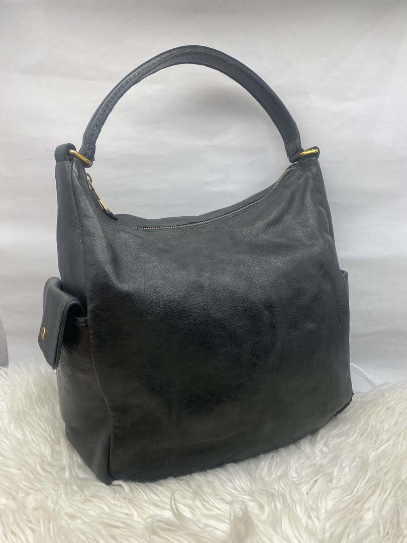 original ysl black hobo bag (Category: Luxury Bags & Wallets) located in Quezon City. Submitted by jhen141414 (Listing ID 1452495352, Image 1). Description: original money back guaranteed! can pick up at our timog branch .