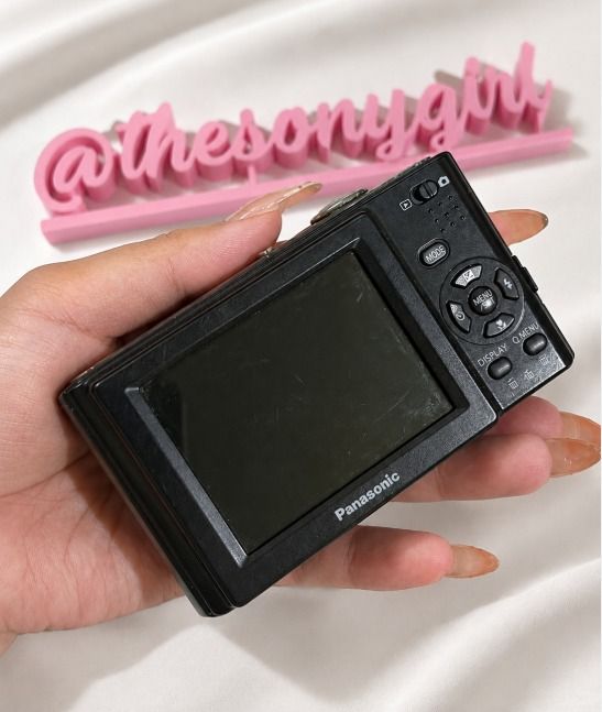 Panasonic Lumix DMC-F2 Digital Camera (Category: Cameras) located in Quezon City. Submitted by thesonygirl (Listing ID 1452345543, Image 2). Description: Panasonic Lumix DMC-F2⭑.ᐟ Affordable digicam, Beginner friendly Nostalgic outputs Features☆ ✦︎ 10.1MP CCD Sensor for vibrant, natural-looking photos ✦︎ 4x Optical Zoom Leica DC VARIO-ELMAR Lens ✦︎ Intelligent Auto (iA) Mode for easy point-and-shoot photography ✦︎ Face Detection for improved port