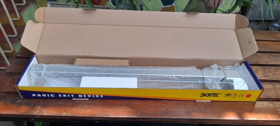 Panic exit device (Category: Construction Tools & Equipment) located in Valenzuela. Submitted by newbear.425b6e (Listing ID 1452362280, Image 2). Description: panic exit device brandnew po 800 lng po..