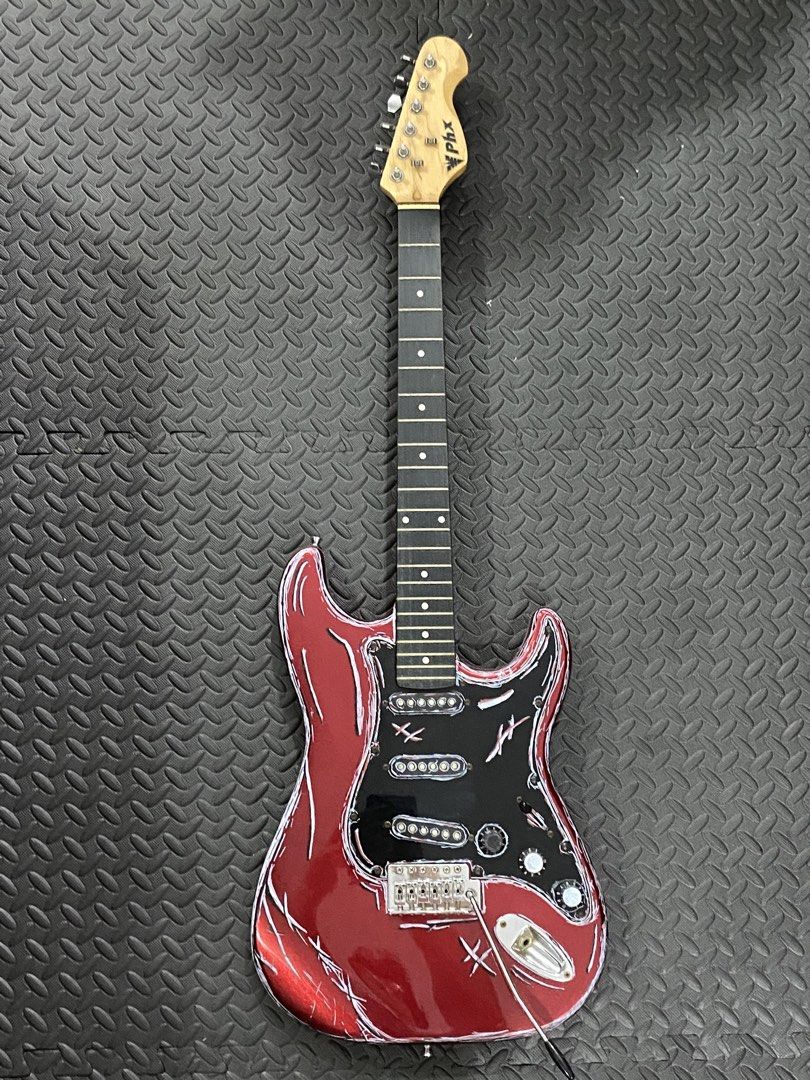 Phx Electric Guitar Stratocaster SSS (Category: Musical Instruments) located in Lipa City. Submitted by enriquedslva (Listing ID 1452389437, Image 1). Description: rfs: Declutterung Recently cleaned no strings installed. as is no issues with tuners, pickups, bridge, and knobs. buyer will shoulder the shipping fee through J&T or Lalamove. Pm for more details and offers.