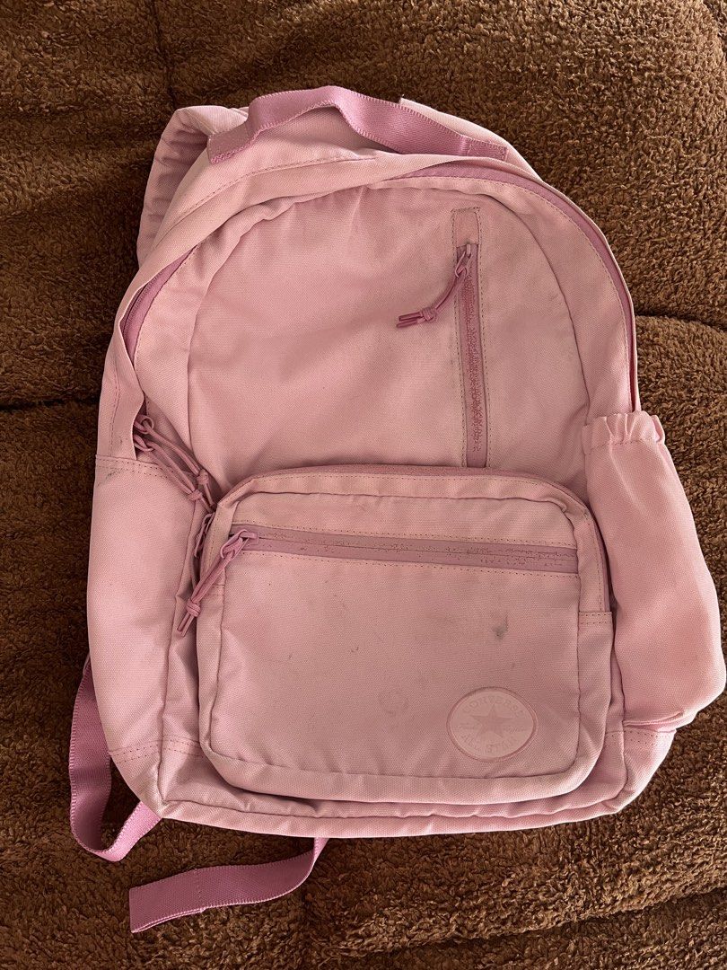 Pink Converse Backpack (Category: Backpacks) located in Legazpi City. Submitted by leiivyni (Listing ID 1452348766, Image 1). Description: needs cleaning nalang! .