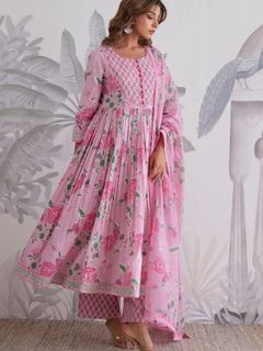 (Category: ) located in . Submitted by mithrafashionstyle_999 (Listing ID 1452374931, Image 1). Description: .