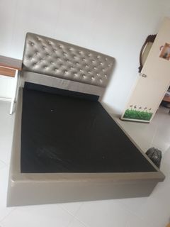 (Category: ) located in . Submitted by 2nd-furnitures (Listing ID 1452360900, Image 1). Description: .