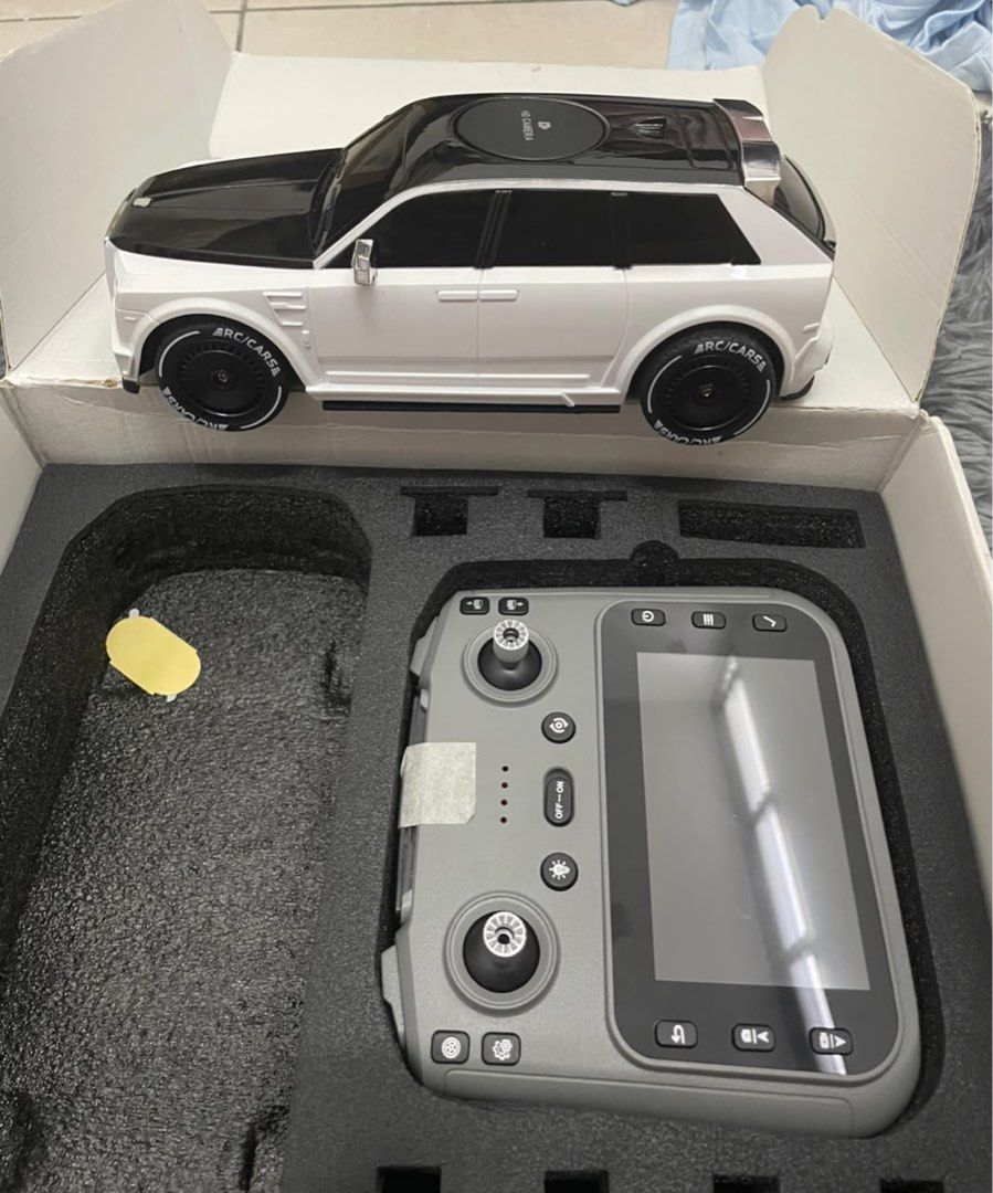Rc car with camera (Category: Remote Control Toys) located in Seremban. Submitted by twinny_22 (Listing ID 1452205193, Image 1). Description: Use to test on Lampu kiri belah belakang kelam Charger original xde.