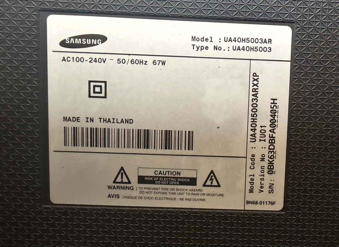 Samsung 40-inch Full HD LED TV (Category: TV) located in Las Pinas. Submitted by justjeaz (Listing ID 1452330171, Image 2). Description: 📺 Samsung 40” Full HD LED TV (UA40H5003AR) 💰 Price: ₱6,800 (Slightly negotiable for sure buyers) Selling our Samsung 40-inch Full HD LED TV (Model: UA40H5003AR). Well-maintained and in excellent working and cosmetic condition for its age (around 11–12 years old). The TV features a bright, evenly lit display wi