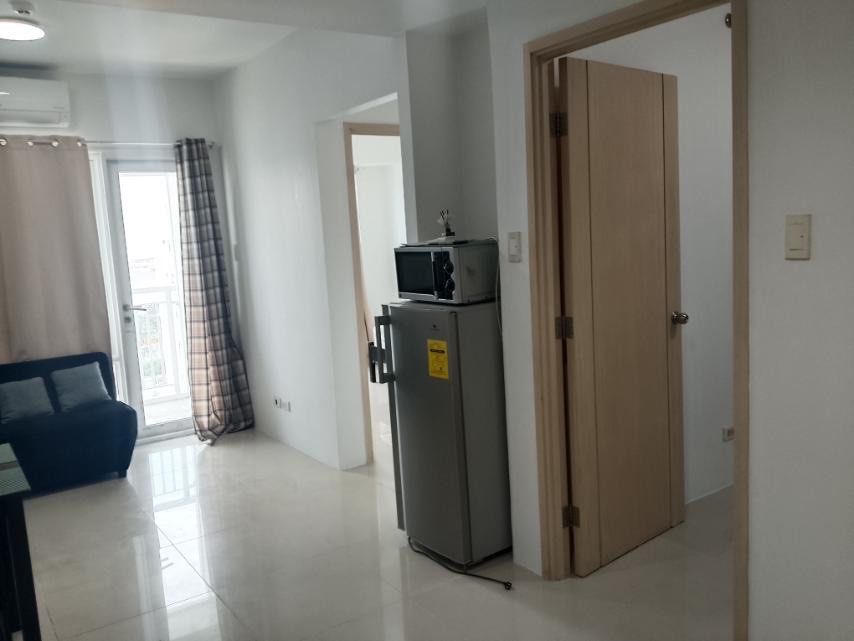Sea Residences 2BR with Balcony for Sale (Category: Apartments & Condos) located in Makati City. Submitted by propertya42 (Listing ID 1303935093, Image 3). Description: Clean title. 6.8M nett cash basis Higher floor Facing amenities.