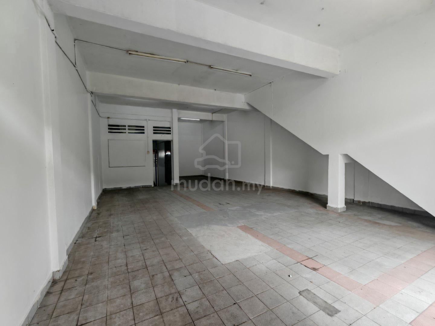 Setapak Taman P Ramlee G&1st floor shoplot,gombak/jalan genting klang (Category: Property Rentals) located in Kuala Lumpur. Submitted by mandykhoo82 (Listing ID 1445592904, Image 2). Description: Taman p ramlee G & 1st floor shop-office,jalan genting klang,setapak for let : Please call Mandy 012-369*3089 for viewing appointment. -24x100 -G & 1st floor -Built up approximately 4800sqft -unfurnished unit -car workshop is not preferrable -Available N