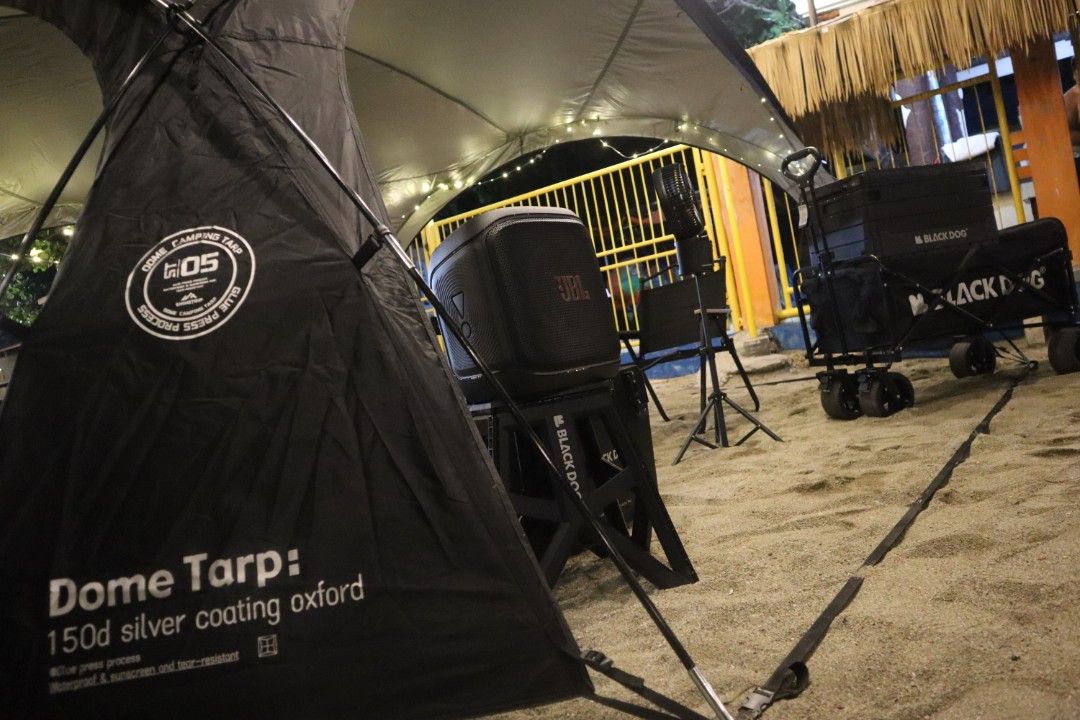 Shinetrip Dome Tent w/ FREE MESH SIDE WALLS (2) (Category: Hiking & Camping) located in Manila. Submitted by rbagasbas252721 (Listing ID 1452321833, Image 2). Description: * COMPLETE WITH FREE MESH SIDEWALLS (worth 1.5k if bought separately) * BIG SIZE CAN ACCOMODATE 8-10 PAX * USED ONCE (CAN PASS AS NEW) * 9.9/10 CONDITION NO ISSUE AT ALL.