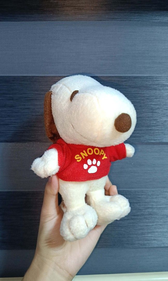 Snoopy Red shirt mascot Plushie (Category: Plushies & Soft Toys) located in Bacoor. Submitted by raket_projects (Listing ID 1452447715, Image 1). Description: P450 only Snoopy Red shirt mascot Plushie 🩷 As is What u see is what u get 🩷 Clean and fresh 🫧 🩷 With clear etiketa✨.