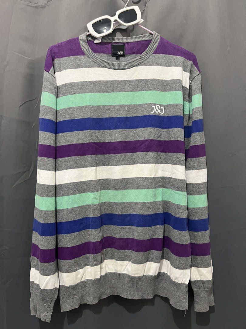 striped long sleeve sweater 🍬 (Category: Longsleeves) located in Baguio. Submitted by maplee_syrupp (Listing ID 1452407614, Image 1). Description: striped long sleeve sweater L-XL minimal washable stain.
