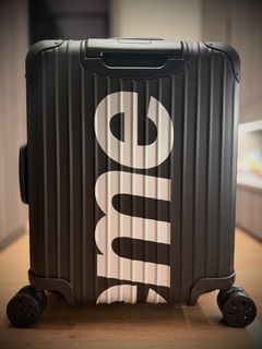 (Category: ) located in . Submitted by rimowa.collector (Listing ID 1452450455, Image 1). Description: .