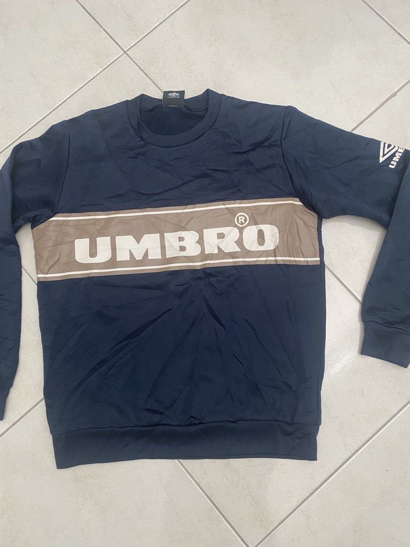 Sweater Umbro Original (Category: Coats, Jackets and Outerwear) located in Bachok. Submitted by mohdsukairi (Listing ID 1452498585, Image 1). Description: Condition A++ Saiz untuk M Detail pada gambar Rm40 sahaja Tq.