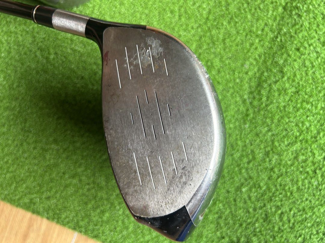 TaylorMade Burner Superfast Driver 9.5 S Flex (Category: Golf) located in Quezon City. Submitted by jaybreakspar (Listing ID 1452485303, Image 2). Description: - TaylorMade Burner Superfast Driver - Loft: 9.5 degrees - Shaft Flex: S (Stiff) - Condition: Shows normal scuffs and marks on the club head from regular use. - Face: Exhibits some wear. - Performance: Still a solid driver ready for your next round..