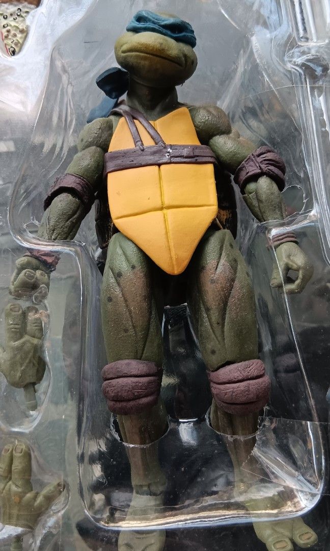 TMNT NECA Leonardo (Category: Figurines & Statues) located in Bacolod City. Submitted by miztyzaah0622 (Listing ID 1452388644, Image 1). Description: BIB for picture taken only but never removed fr clamshell.