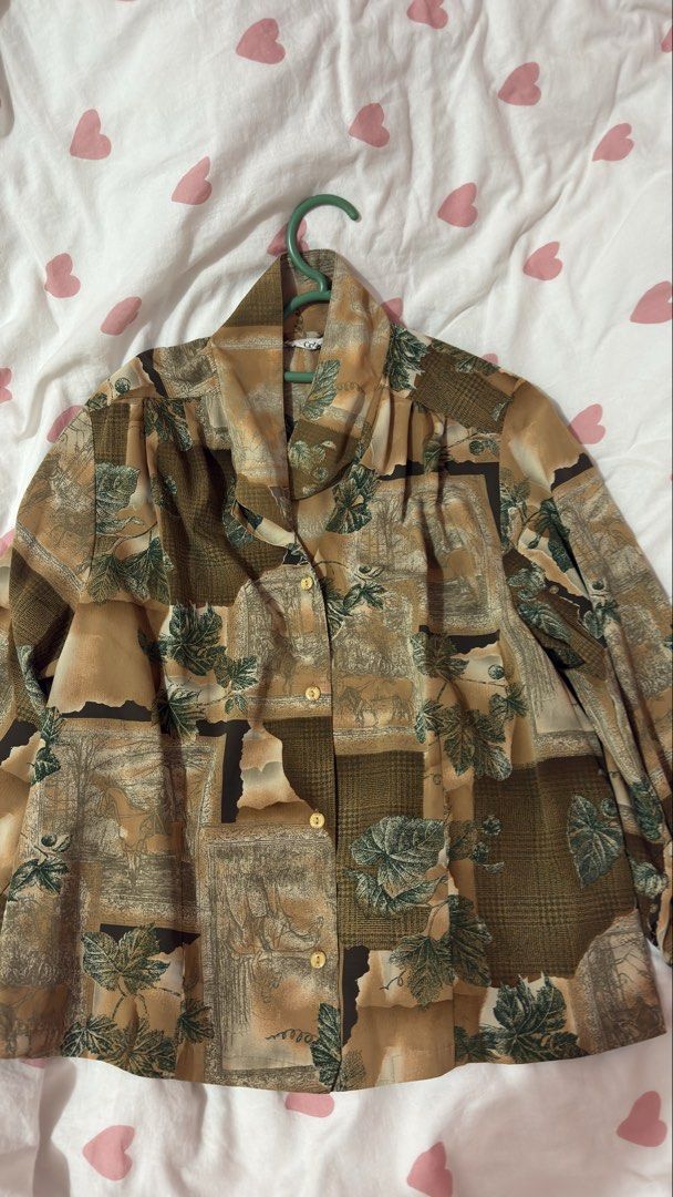 Top (Category: Longsleeves) located in Besut. Submitted by linshazlin (Listing ID 1452431501, Image 3). Description: Bundle bought Rm5.