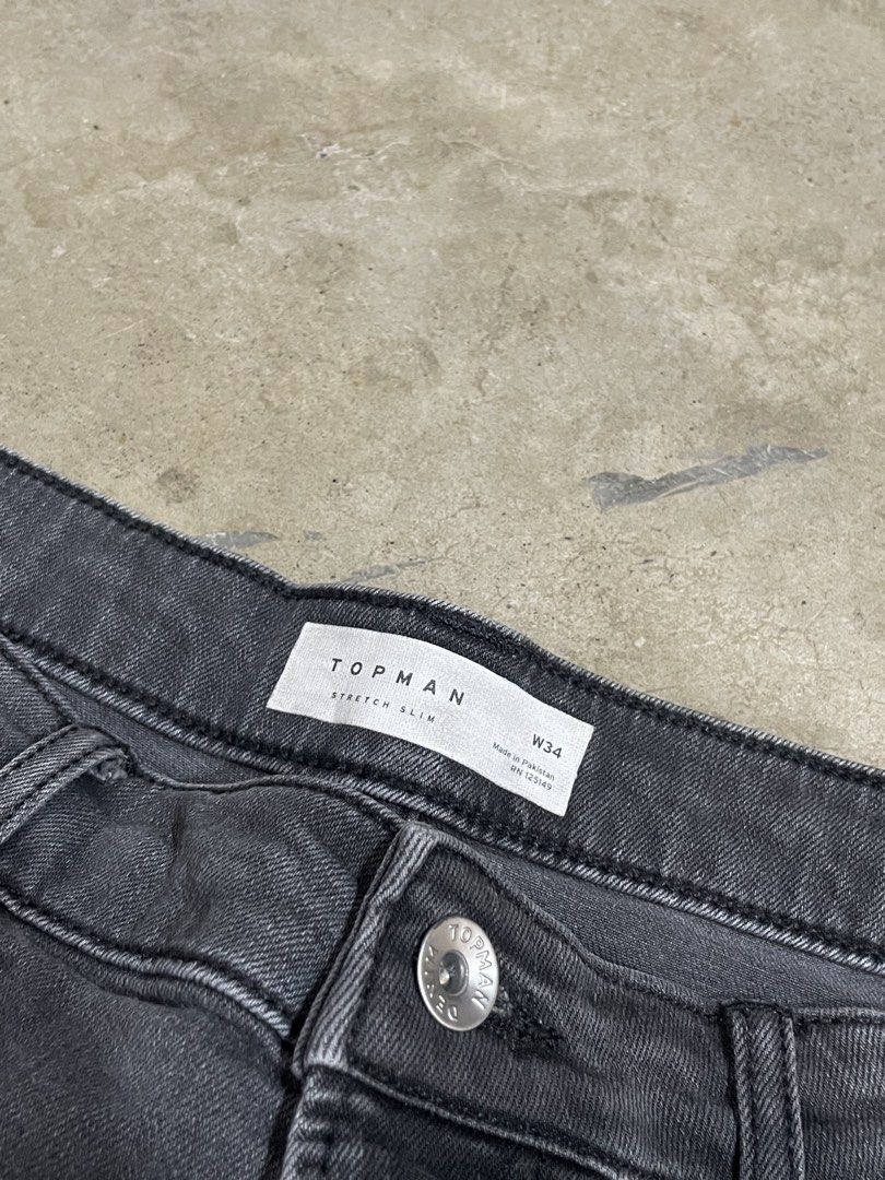 Topman Washed Jeans with Classic Button Zip (Category: Shorts) located in Sorsogon. Submitted by thirfthaven_89 (Listing ID 1452420312, Image 2). Description: Waist:34 Length:18.