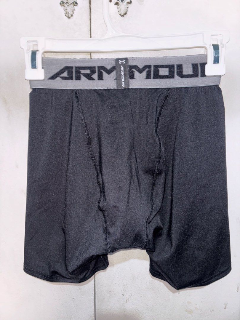 Under Armour HeatGear Compression Shorts (BLACK) (Category: Activewear) located in Pasig City. Submitted by timmybatoon (Listing ID 1452348594, Image 2). Description: Under Armour HeatGear Compression Shorts (BLACK) Size on tag: S Dimensions: 26-32inW x 15inL Price: 600 .
