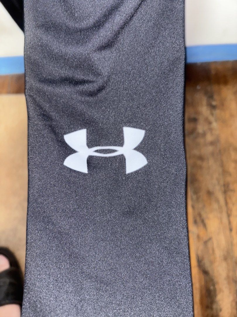Under Armour HeatGear Compression Tights (BLACK) (Category: Activewear) located in Pasig City. Submitted by timmybatoon (Listing ID 1452349460, Image 3). Description: Under Armour HeatGear Compression Tights (BLACK) Dimensions: 28-34inW x 35inL Price: 800.