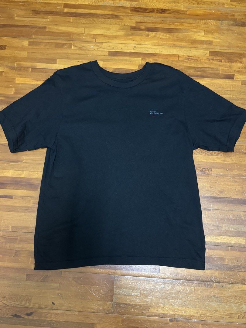 由 luckysevendays (刊登 ID 1452445303，圖片 1) 提交，位於 台中市 (Taichung) 的 Uniqlo 黑色 設計師 貓咪XL (類別：Ｔ恤)，說明：。