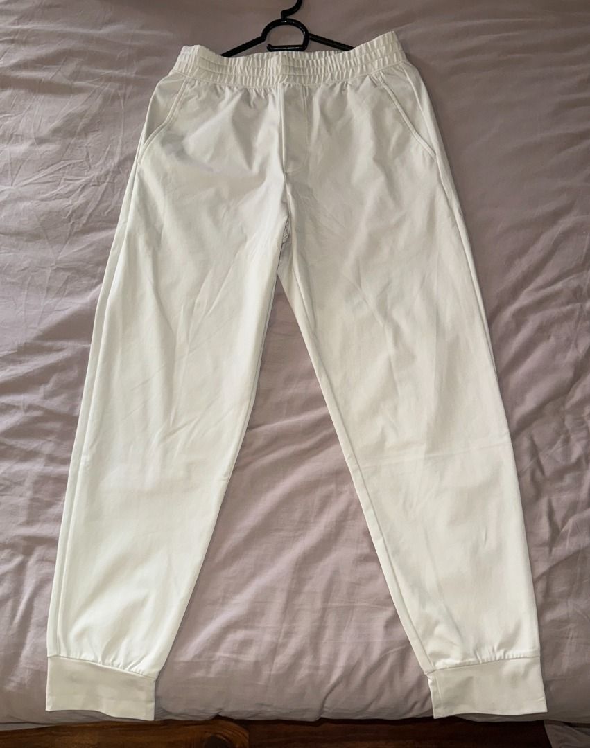 Uniqlo Ultra Stretch Active Jogger Pants (Category: Joggers) located in Quezon City. Submitted by carlobalmo92001 (Listing ID 1452461693, Image 1). Description: For Sale: - Uniqlo Ultra Stretch Active Jogger Pants Details: - Size S - White Price: - ₱ 650 RFS: - Excess quantity Condition: - 10/10 Payment method: - BPI - GCash - COD (meet-ups only) Claiming: - Pick up via Lalamove or other delivery services (buyer must shoulder delivery fee); OR - 