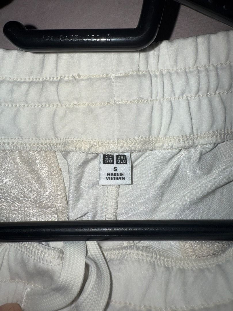 Uniqlo Ultra Stretch Active Jogger Pants (Category: Joggers) located in Quezon City. Submitted by carlobalmo92001 (Listing ID 1452461693, Image 2). Description: For Sale: - Uniqlo Ultra Stretch Active Jogger Pants Details: - Size S - White Price: - ₱ 650 RFS: - Excess quantity Condition: - 10/10 Payment method: - BPI - GCash - COD (meet-ups only) Claiming: - Pick up via Lalamove or other delivery services (buyer must shoulder delivery fee); OR - 