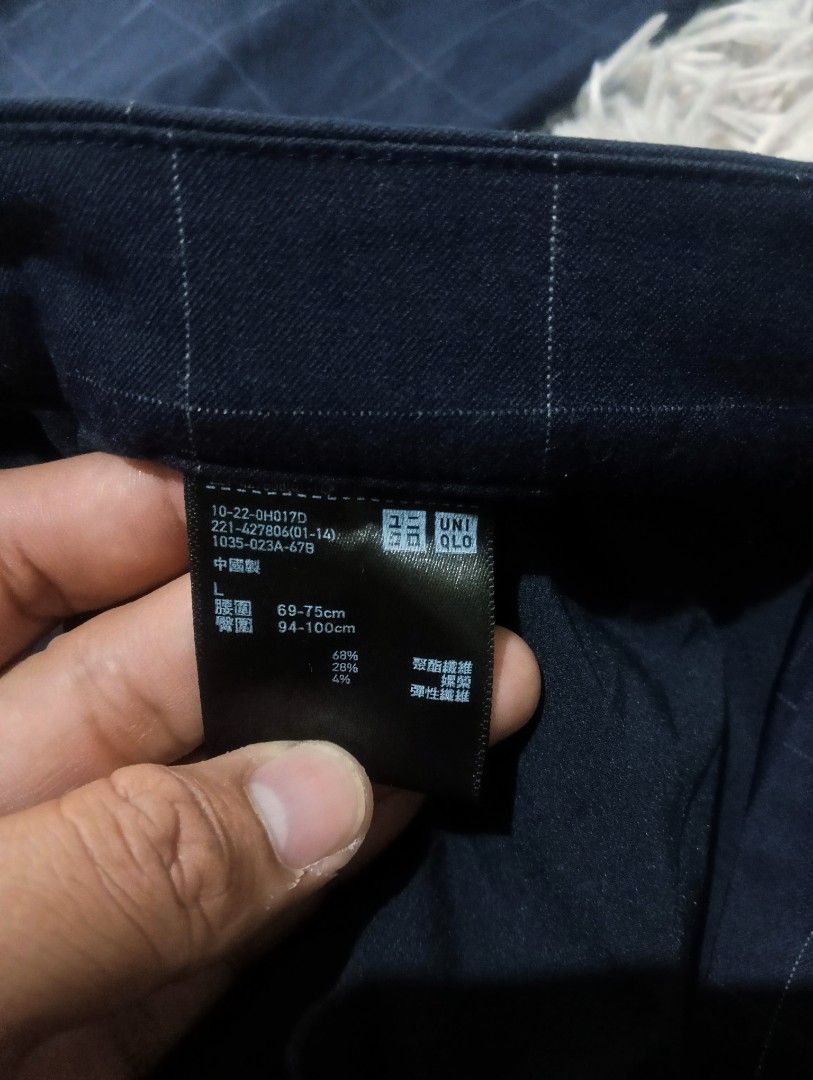 UNIQLO WOMEN EZY SMART ANKLE PANTS (Category: Other Bottoms) located in Davao. Submitted by nevar07 (Listing ID 1452326983, Image 3). Description: SIZE: LARGE WAIST: 31-32 THIGH: 10 HEM: 7.5 LENGTH: 36 COLOR: NAVY BLUE W/ 4 POCKETS COLOR RATE: 10/10 EXCELLENT CONDITION LIKE NEW NO ISSUE.
