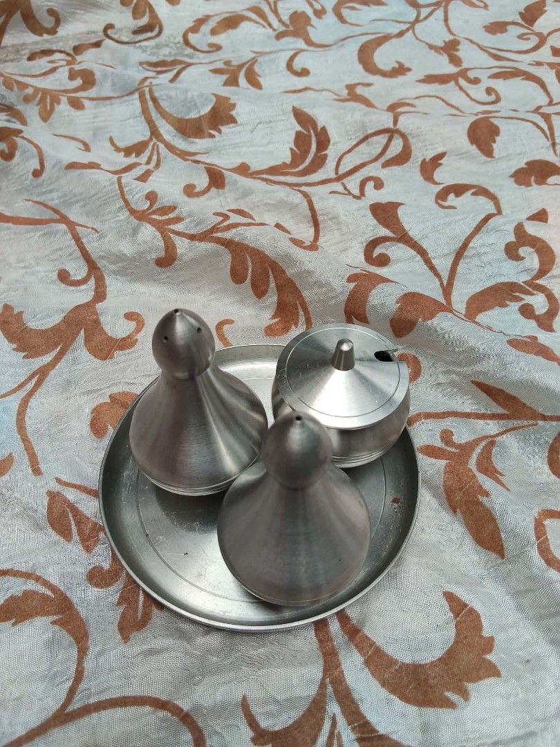 Vintage Pewter Spice Set with Tray (Category: Other Kitchenware & Tableware) located in Caloocan City. Submitted by kaymatias (Listing ID 1442613508, Image 3). Description: - Vintage pewter spice set - Includes tray and 3 containers - Two containers with pointed tops (ideal for salt & pepper) - One container with lid and spoon slot (great for sugar or other condiments) take all for 600pesos.