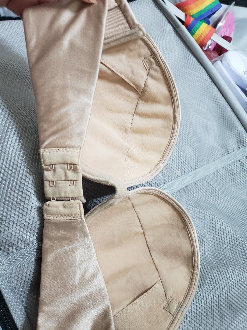 Vs strapless bra （分類：內衣和休閒服）位於 Hong Kong。 由 meeeeoooow 提交（商品編號 1452478920，圖片 2）。簡介： see photos for details.。