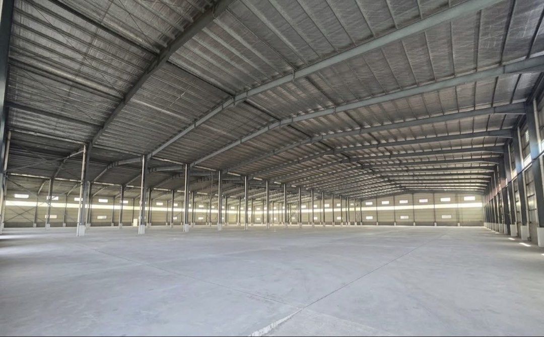 Warehouses in Binan, Laguna For Lease (Category: Commercial) located in Manila. Submitted by ADB.Realtor (Listing ID 1452328875, Image 2). Description: FOR LEASE! BRAND NEW WAREHOUSES IN BINAN LAGUNA AVAILABLE Units 9-12: 5,333 sqm Units 13-21: 13,742 sqm (August-December) Units 22-38: 11,549 sam (December) Total covered floor area: 30,624 sqm. LEASE RATES • Non-PEZA Registered: PhP240.00/sqm + VAT Availability and rates are subject to change wit