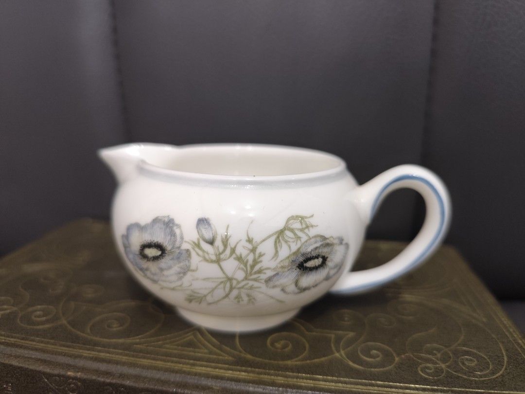 Wedgwood Milk Jug (Category: Coffee & Tea Tableware) located in Dipolog. Submitted by thriftteata (Listing ID 1452394303, Image 1). Description: euc.