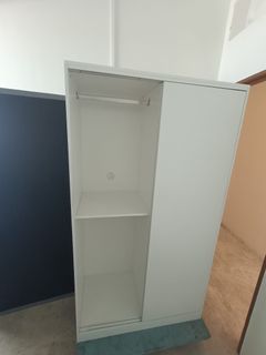 (Category: ) located in . Submitted by 2nd-furnitures (Listing ID 1452362358, Image 1). Description: .