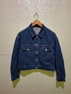 (Category: ) located in . Submitted by uniqloarchives_ (Listing ID 1452357055, Image 1). Description: .