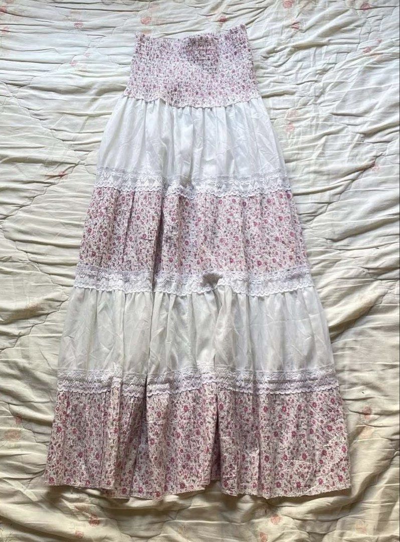 Y2K/coquette-style boho tiered maxi skirt (Category: Skirts) located in Manila. Submitted by estrowberri_fitz (Listing ID 1452365568, Image 1). Description: Can be a skirt or a dress 🎀 22wl but can be stretched! Waist is garterized too 📍Luzon Can ship thru JNT Super pretty in actual! .