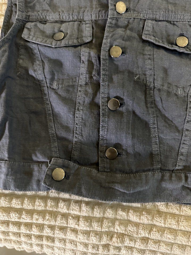 Zara gray linen button down top (Category: Blouses) located in Quezon City. Submitted by talamnl (Listing ID 1452492090, Image 3). Description: Gray in actual not denim Used once only.