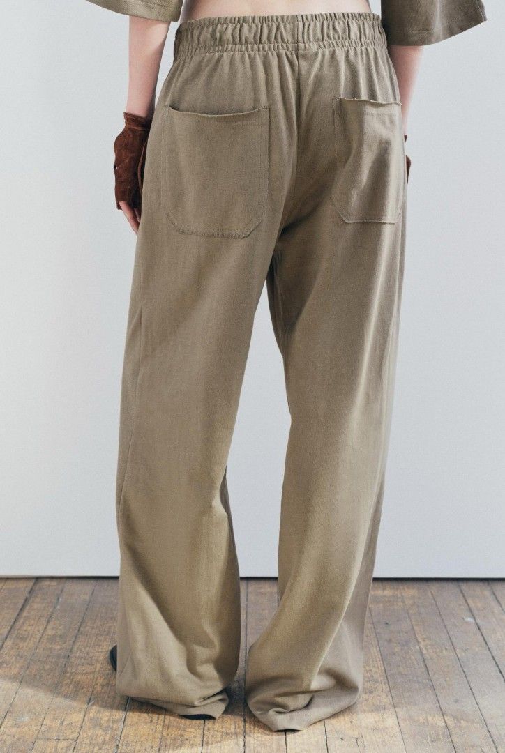 Zara Straight Fit Cotton Pants (Category: Other Bottoms) located in Paranaque City. Submitted by nis.declutters (Listing ID 1452364339, Image 1). Description: Color: Taupe Brown Size: S, but is a loose fit RFS: Cleaning out my closet, a little large on me so never worn.